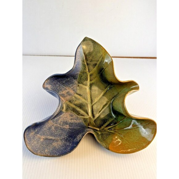 Studio Pottery Autumn Fall Leaf Shaped Dish Nuts Candy Bowl 7" Signed - Picture 1 of 5